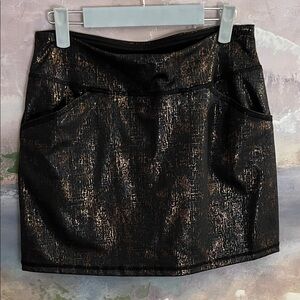 Lilly Pulitzer Black and Gold Mini luxletic skirt time to tiki foil print - New!
